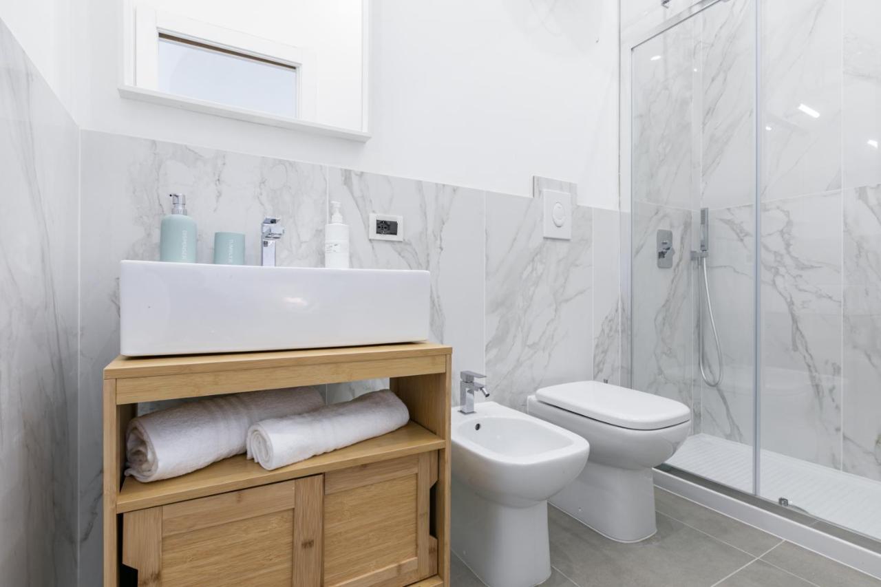 Corso Dei Mille Station Flat With Balcony Apartment Palermo Ngoại thất bức ảnh